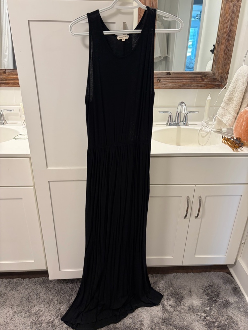Women's Black Sleeveless Maxi Dress
